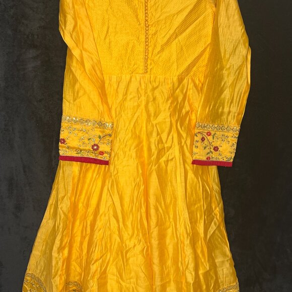 Vibali Yellow Embroidered Anarkali Dress with Gold & Red Floral Details –Size 32 - Picture 2 of 8